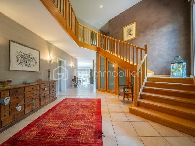 Maison 8 pièces 290 m²