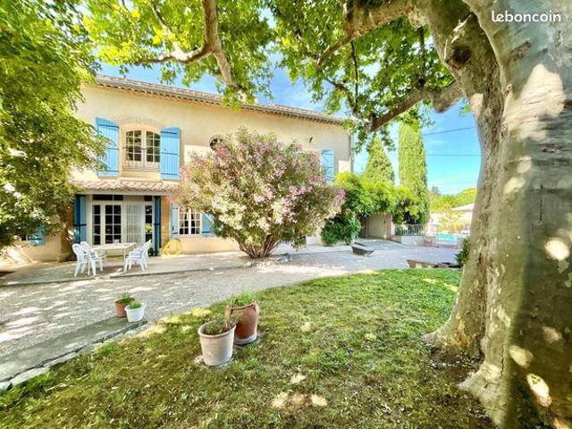 Maison 8 pièces 290 m²