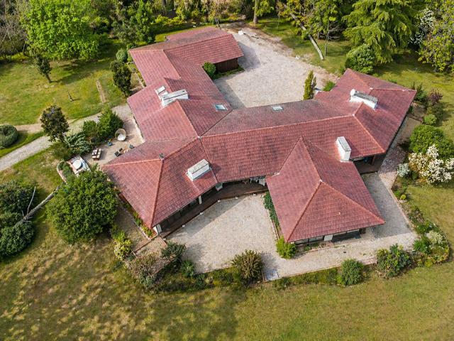 Maison 8 pièces 290 m²