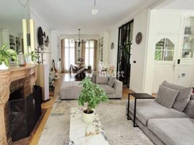 Maison 8 pièces 290 m²