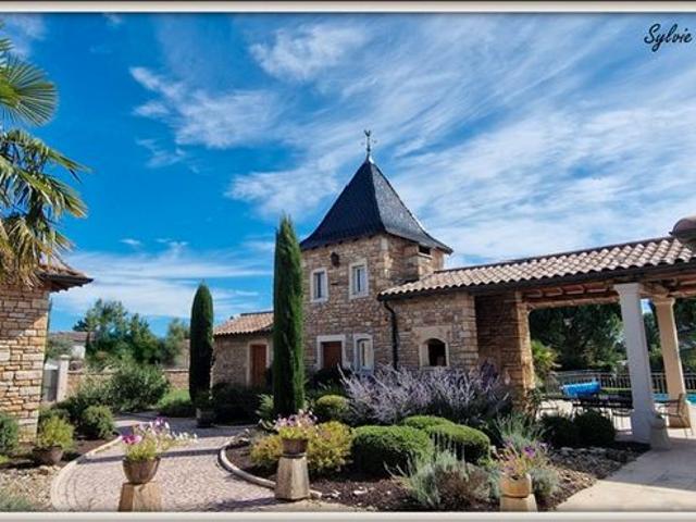 Maison 8 pièces 290 m²