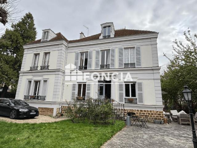 Maison 8 pièces 290 m²