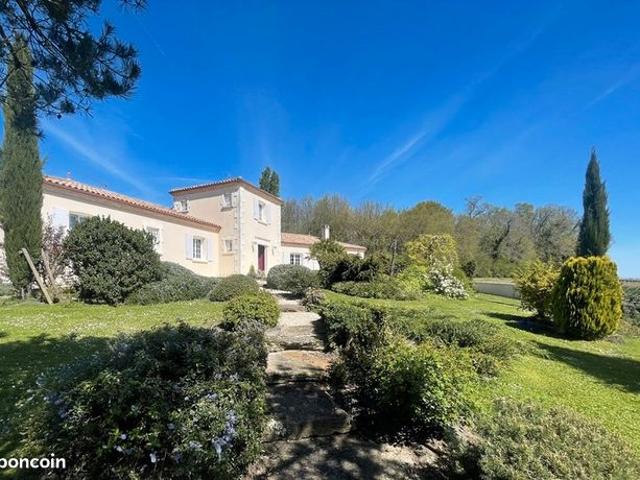 Maison 8 pièces 290 m²