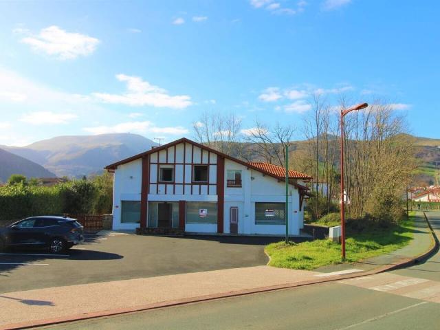 Maison 8 pièces 292 m²