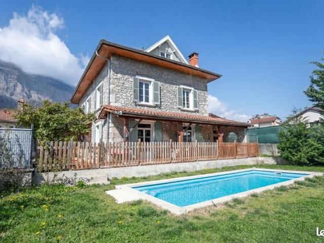 Maison 8 pièces 292 m²