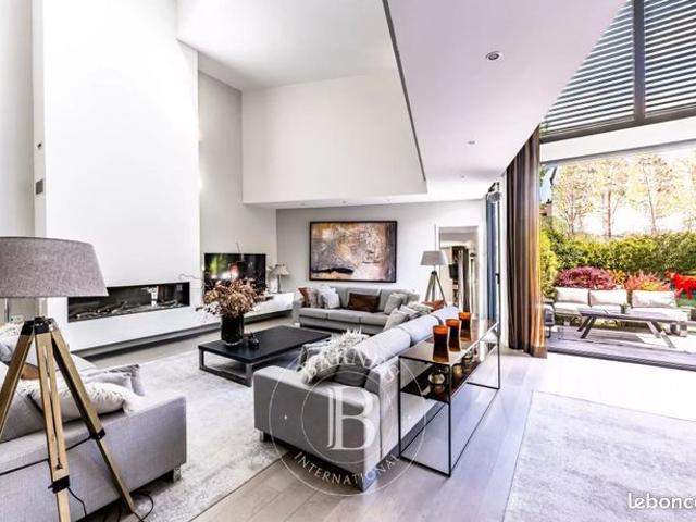 Maison 8 pièces 293 m²