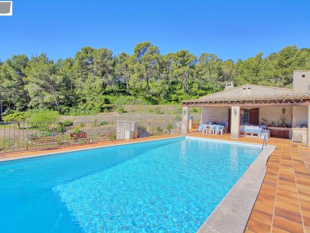 Maison 8 pièces 293 m²