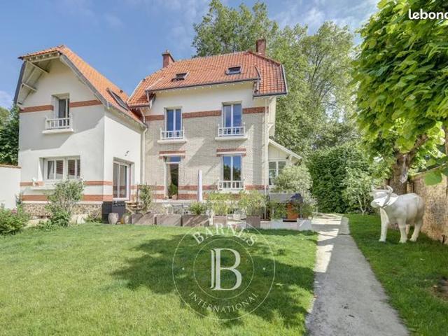 Maison 8 pièces 304 m²