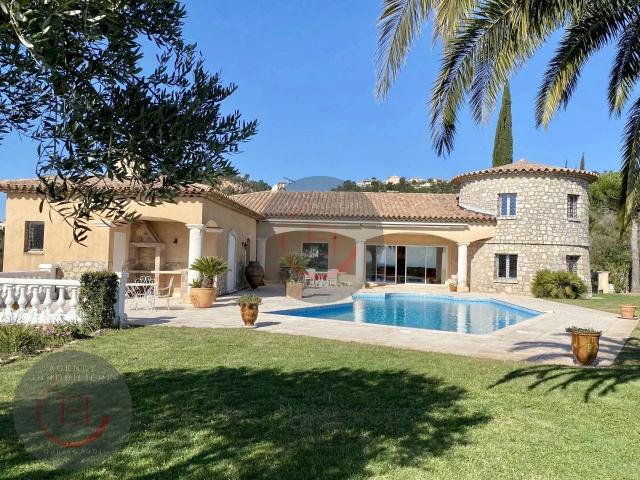Maison 8 pièces 304 m²