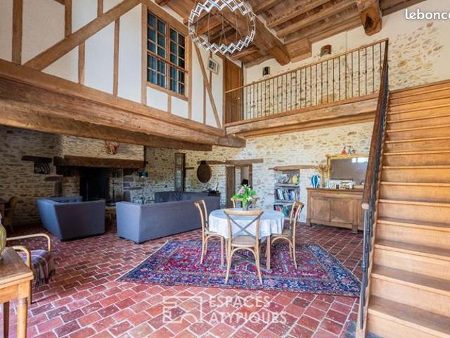 Maison 8 pièces 305 m²