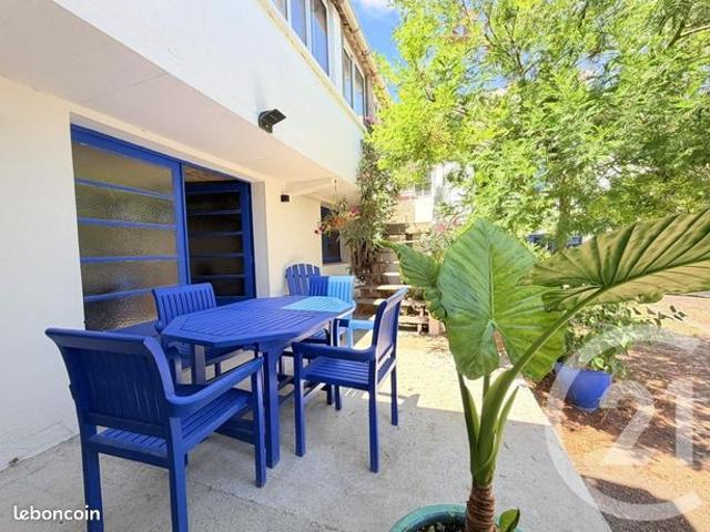 Maison 8 pièces 305 m²