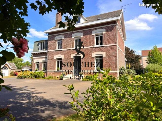 Maison 8 pièces 305 m²