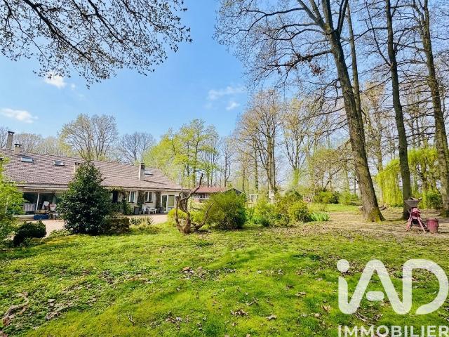 Maison 8 pièces 305 m²