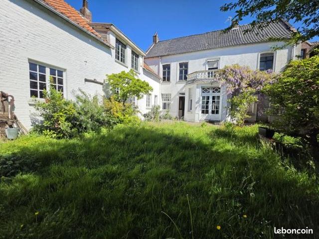 Maison 8 pièces 306 m²