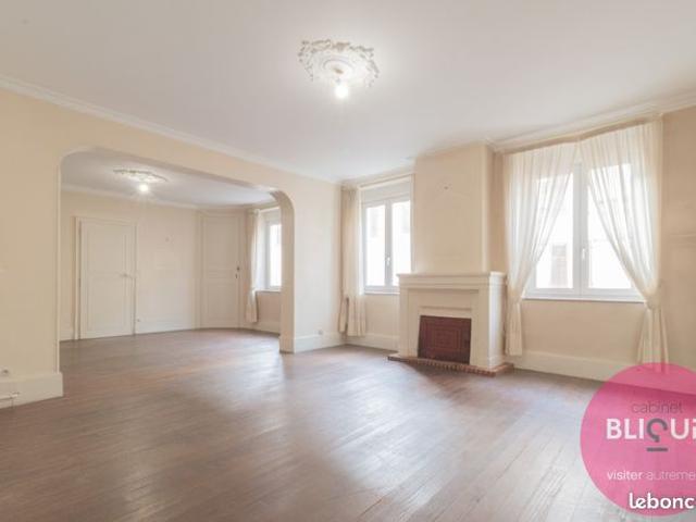 Maison 8 pièces 306 m²