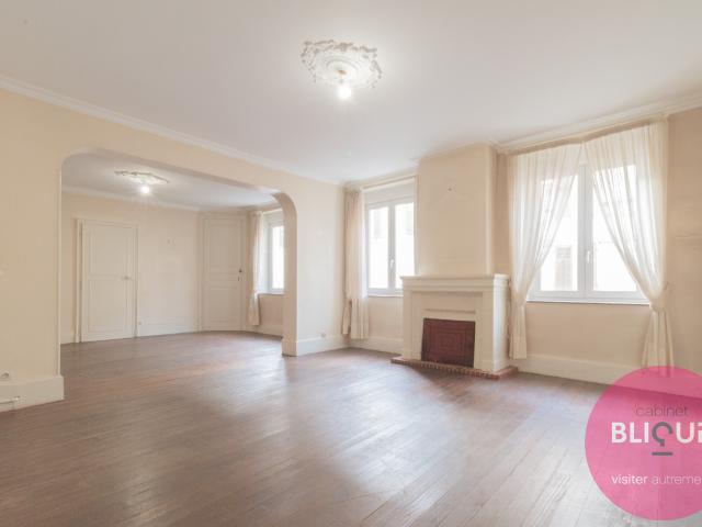Maison 8 pièces 306 m²