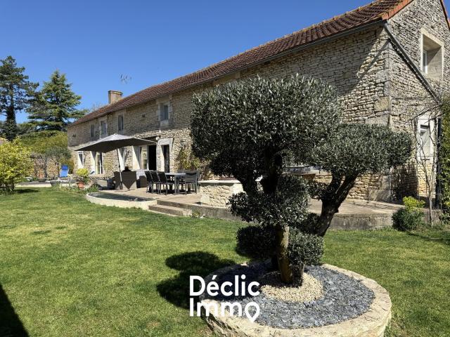 Maison 8 pièces 306 m²
