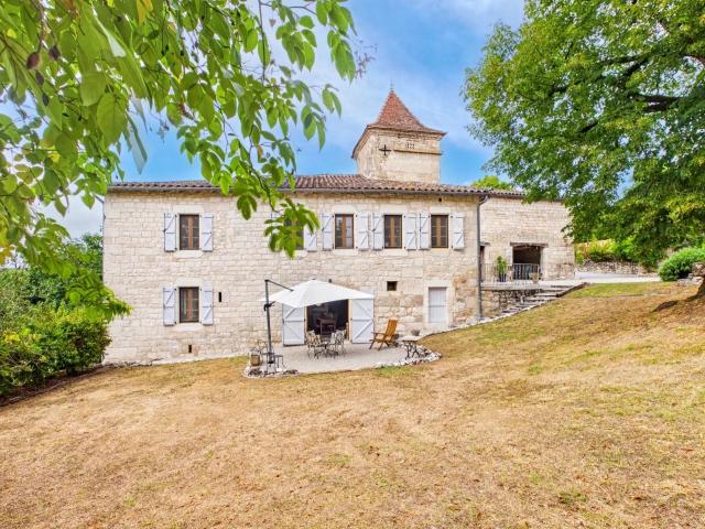 Maison 8 pièces 307 m²