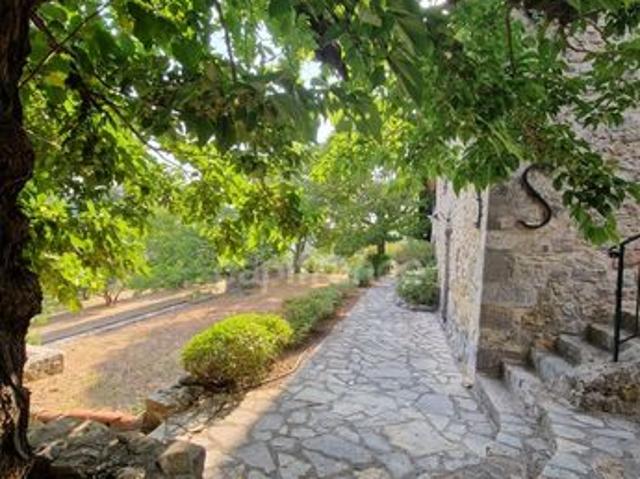Maison 8 pièces 307 m²