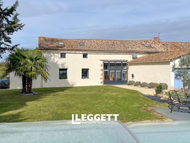 Maison 8 pièces 307 m²