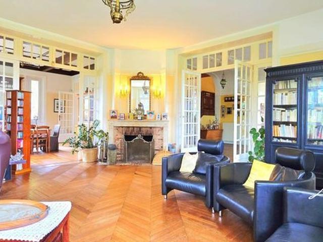 Maison 8 pièces 308 m²
