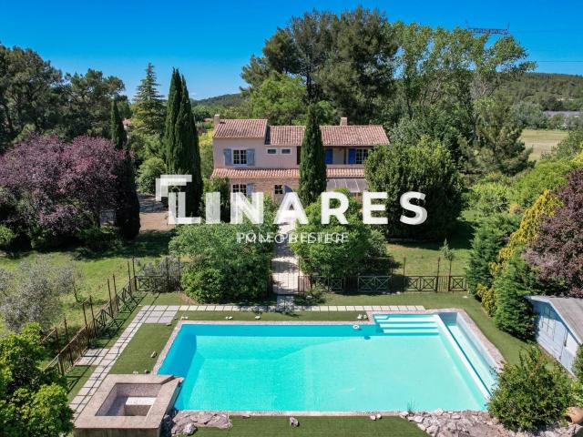 Maison 8 pièces 308 m²