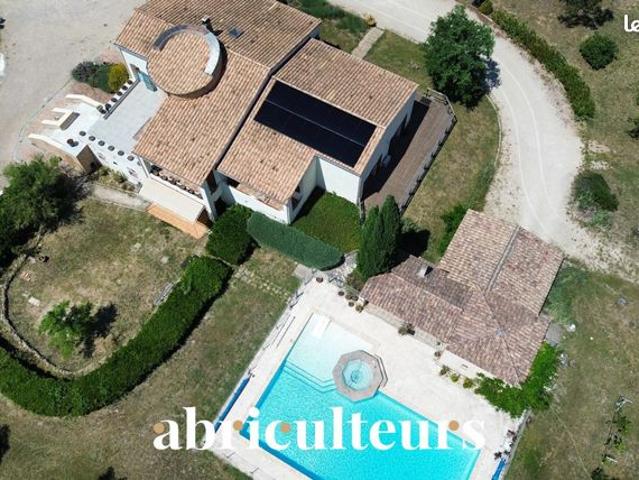 Maison 8 pièces 308 m²