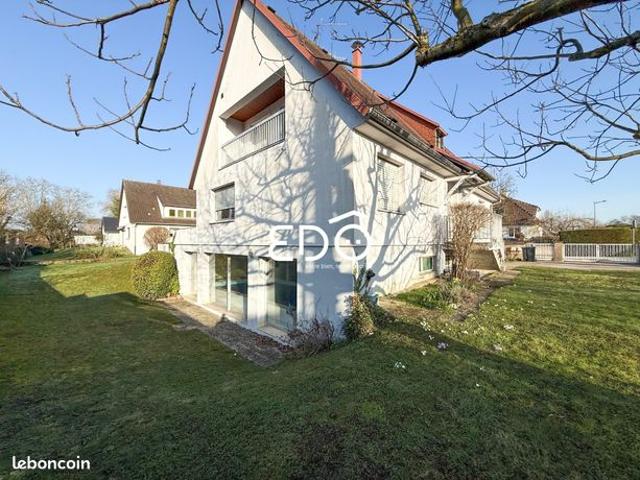 Maison 8 pièces 309 m²