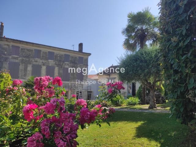 Maison 8 pièces 309 m²