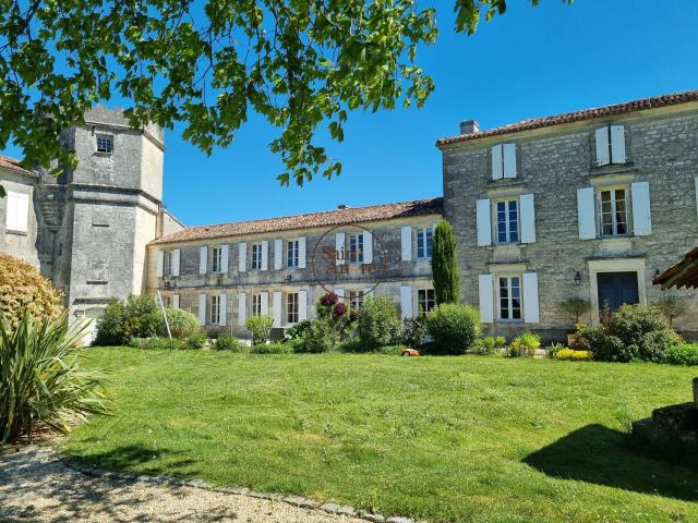 Maison 8 pièces 300 m²