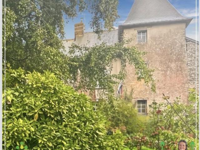 Maison 8 pièces 300 m²