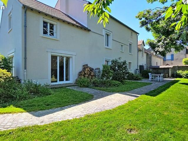 Maison 8 pièces 300 m²