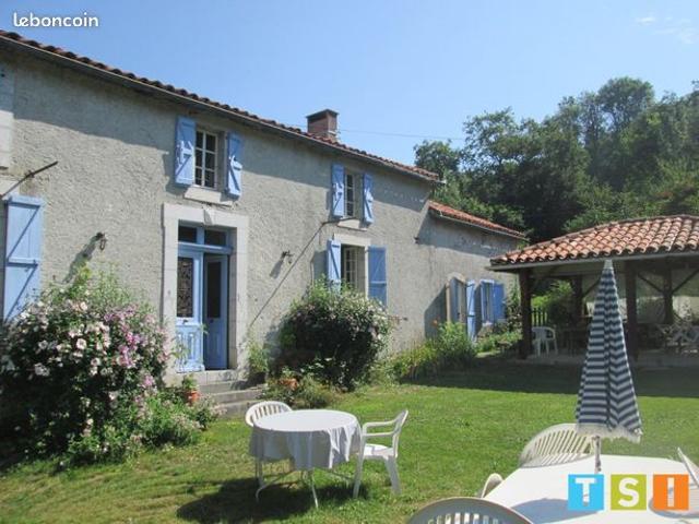 Maison 8 pièces 300 m²
