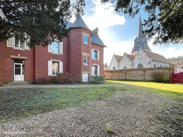 Maison 8 pièces 300 m²