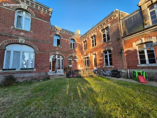Maison 8 pièces 300 m²