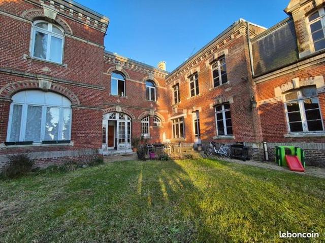 Maison 8 pièces 300 m²