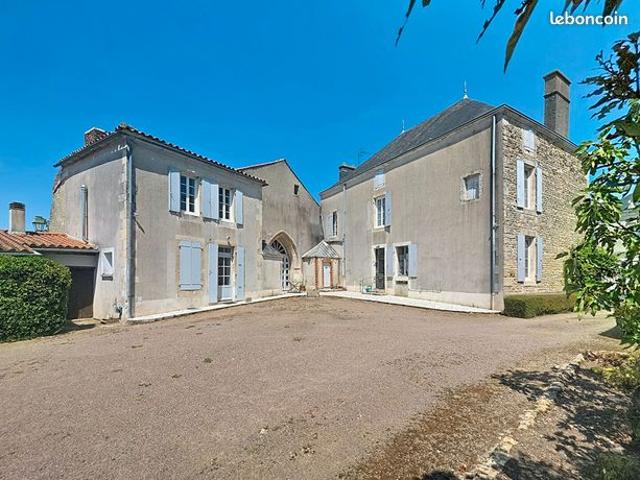 Maison 8 pièces 300 m²