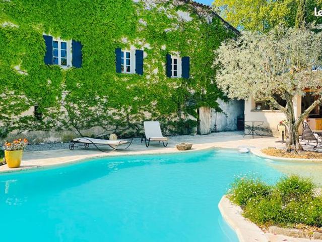 Maison 8 pièces 300 m²