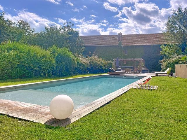 Maison 8 pièces 300 m²