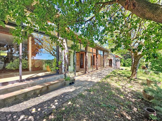 Maison 8 pièces 300 m²