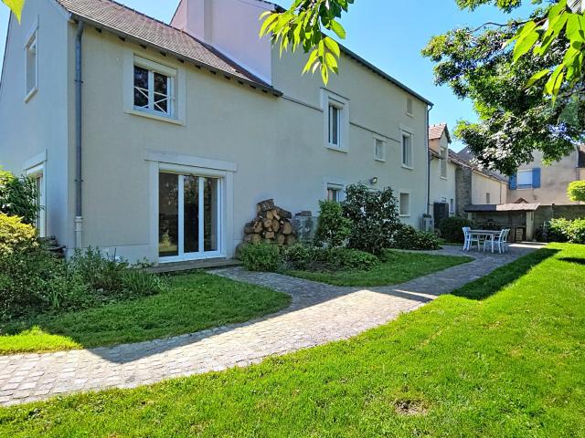 Maison 8 pièces 310 m²