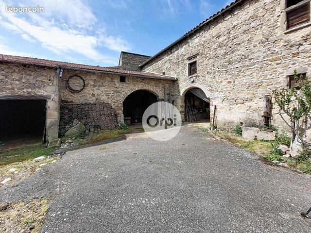 Maison 8 pièces 300 m²