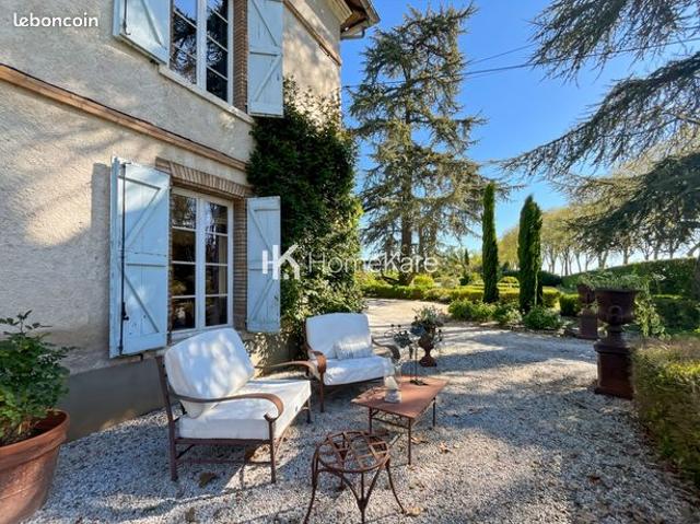 Maison 8 pièces 300 m²