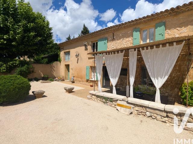 Maison 8 pièces 300 m²