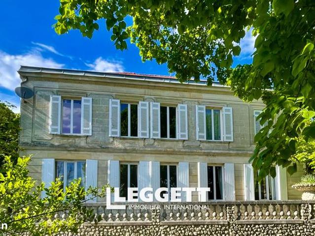 Maison 8 pièces 300 m²