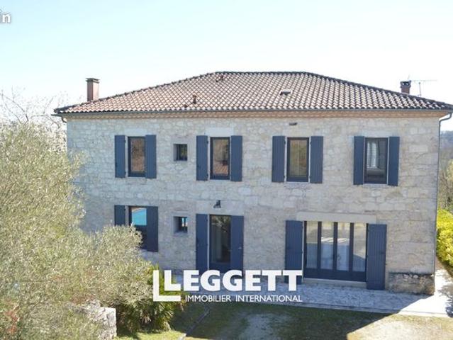 Maison 8 pièces 300 m²