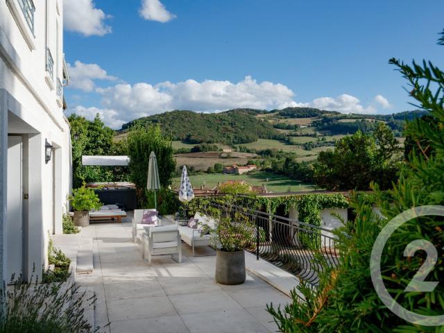 Maison 8 pièces 300 m²