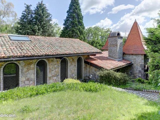 Maison 8 pièces 300 m²