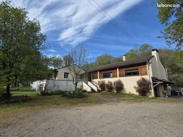 Maison 8 pièces 300 m²
