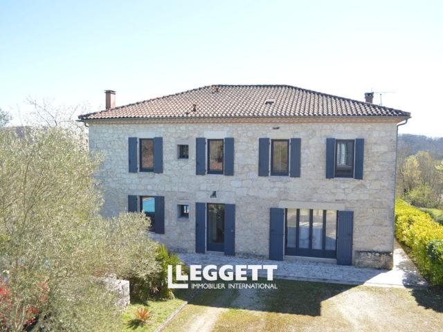 Maison 8 pièces 300 m²
